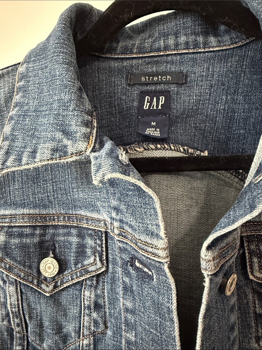 GAP Medium Blue Women’s Denim Jacket - Picture 2 of 3